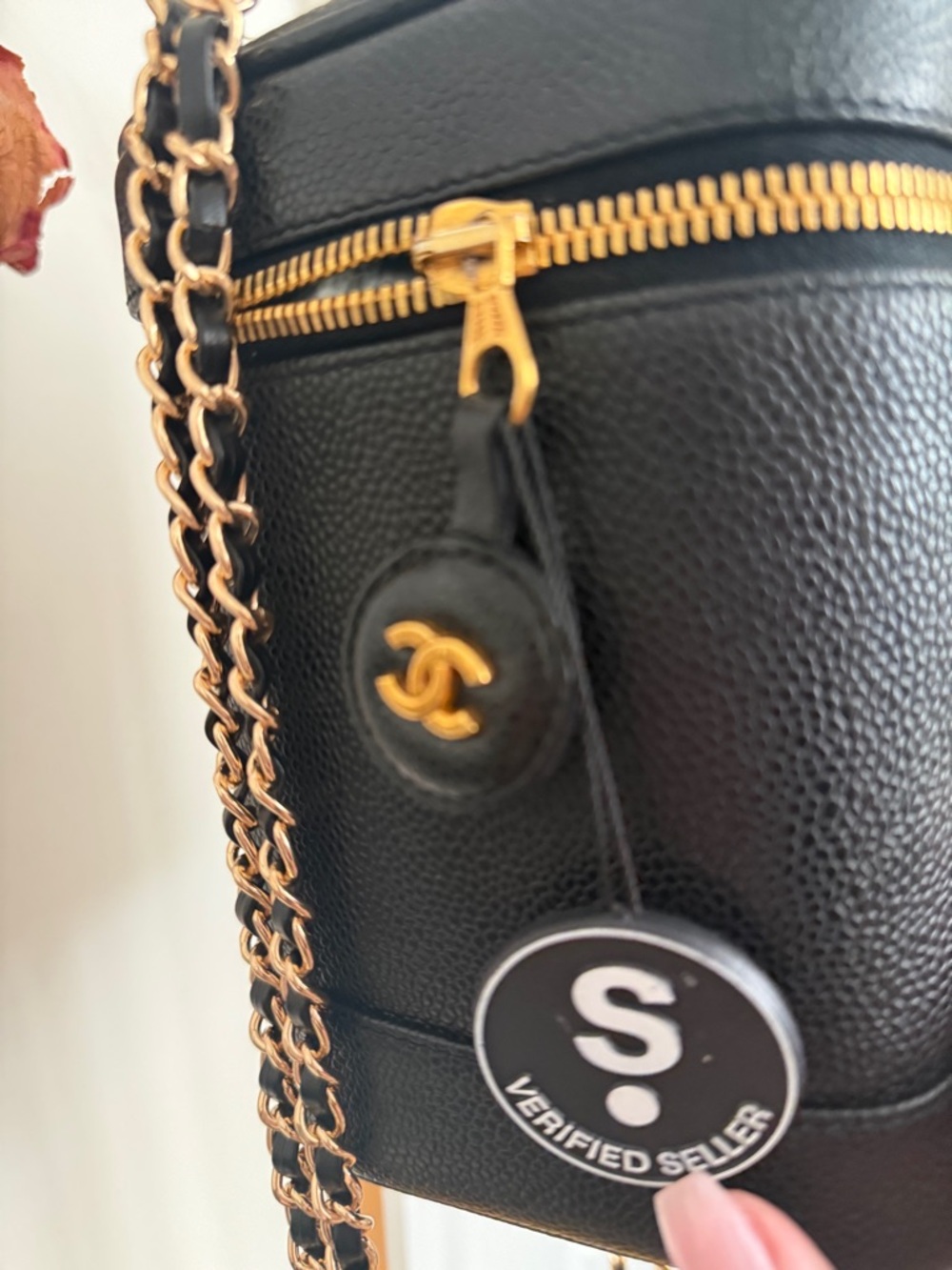 Chanel Vintage Caviar Vanity Case Black GHW CC Crossbody w/ Chain Strap 1997–99 - Picture 3 of 7